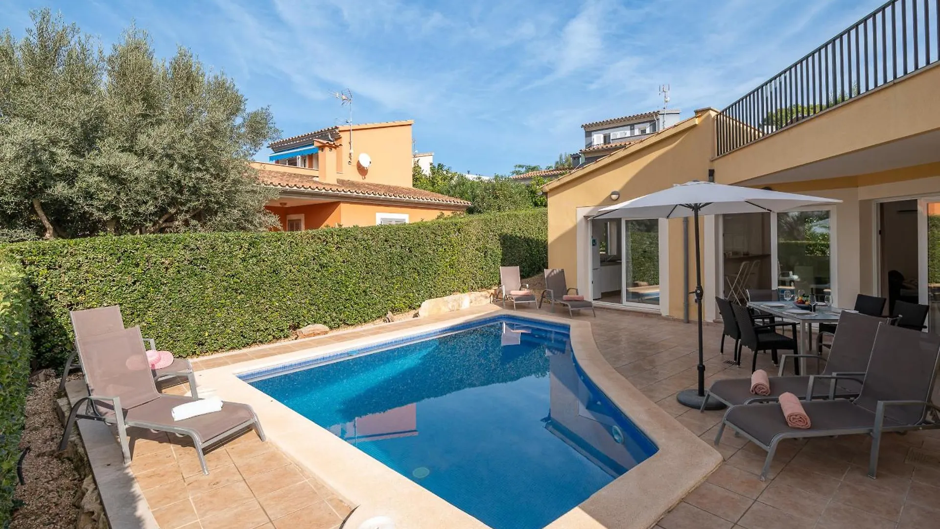 Bonaire Solar 200 By Sealand Villas Alcudia  Alcudia (Mallorca)
